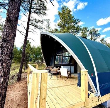 Serene Glamping Retreat with Apple Orchards and Farm Animals near Quarai Ruins in Torreon, New Mexico