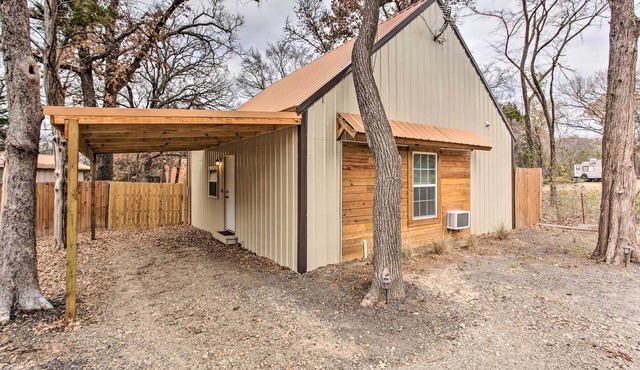Serene Gordonville Cabin w/ Private Balcony!