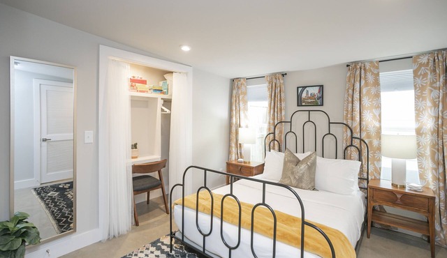 Serene Guest House - Foodie Oasis - Walk to Folk, Audrey, Red-Headed Stranger!