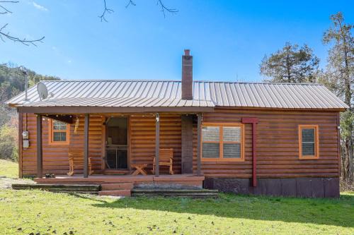 Serene Guion Cabin < 1 Mi to the White River!