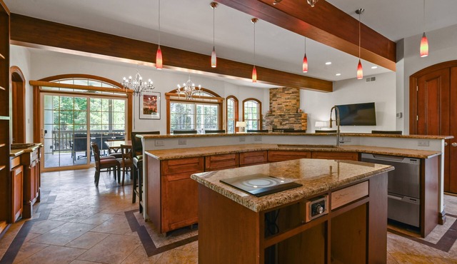 Serene Haven-An Exotic Villa with Hot Tub