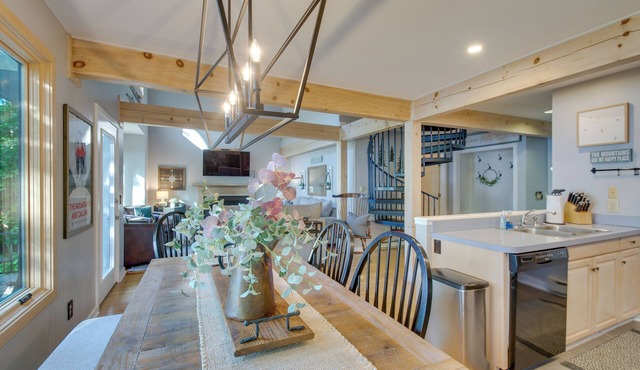 Serene Hideaway with Views, 1 Mi to Hike & Ski!