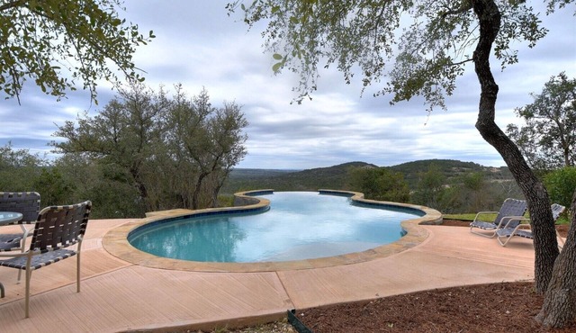 Serene Hill Country Home, 12+ Acres, Infinity Pool, 7 Bedrooms, Newly Remodeled