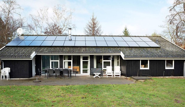 Serene Holiday Home in Hovedstaden near Sea