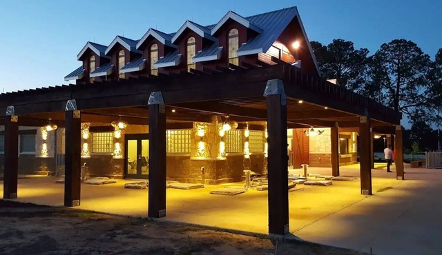 Serene Home - Feels like a nice big tree house.