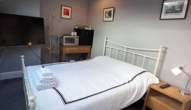 Serene Homes Sheffield | Peaceful Ensuite Velux Room for Rest & Focus