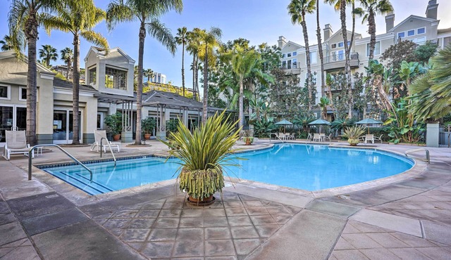 Serene Irvine Retreat w/Heated Pool Access!