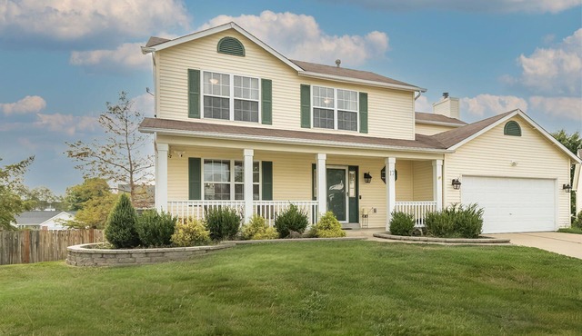 Serene Ivory*Fireplace*Fenced Yard* Dogs Welcome!