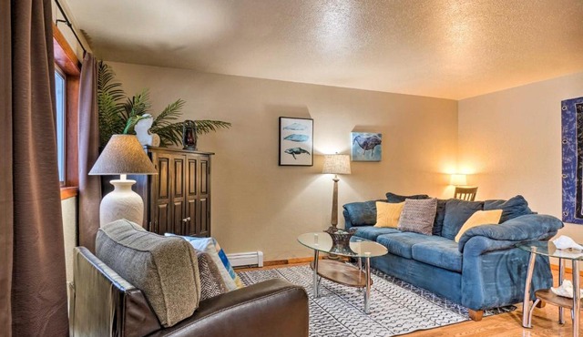 Serene Kenai Condo Less Than 4 Mi to Kenai Beach!