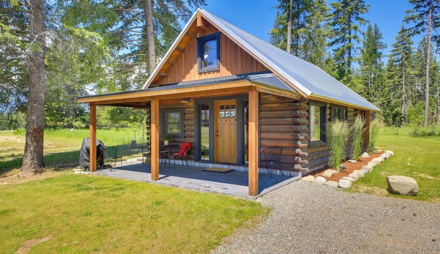 Serene Kootenai Cabin - 3 Mi to Dtwn & River!