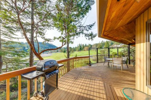 Serene La Conner Retreat with Fireplace and Deck!