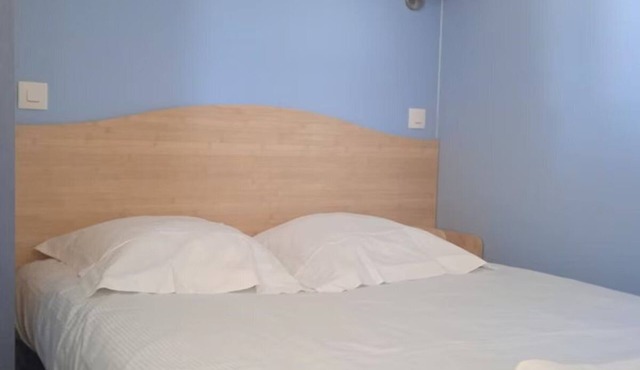 Serene Lakeside Retreat with Heated Pool, Nature Activities & Lake View