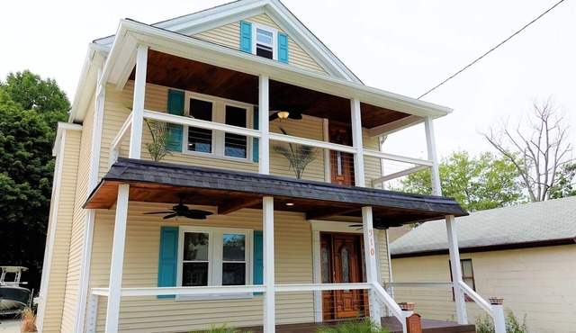 Serene Lake Home Getaway! Kayak and Paddleboard Rentals!