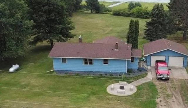 Serene Lake House by Big Sandy Lake with tons of activities like fishing.
