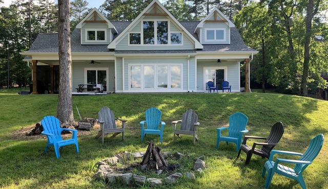 Serene lake house dream- brand new, beautifully furnished, and great views.