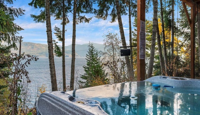 Serene Lake House | Hot Tub + Breathtaking Views!