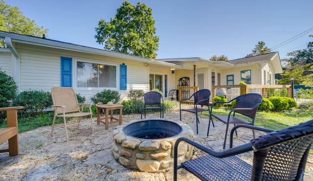 Serene Lake Junaluska Gem: Deck & Mountain Views