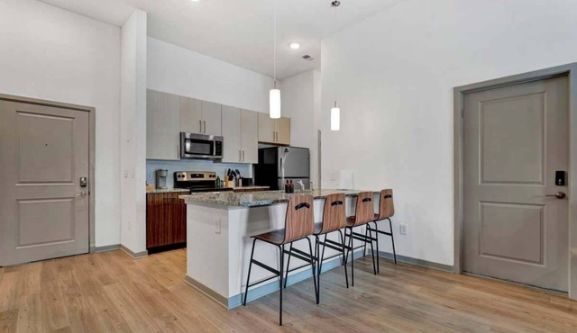 Serene Lake & Pool Retreat – 5 Min to College Ave Buzz!