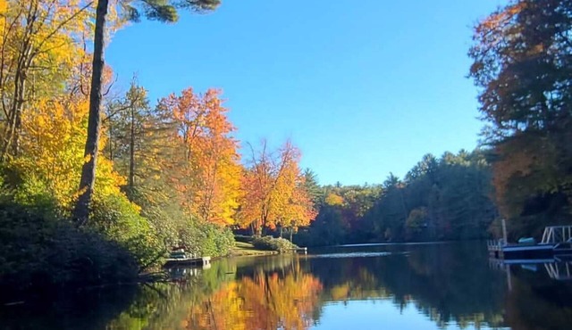 Serene Lakefront Cabin with Dock/Kayaks/Canoe & Fire Pit!