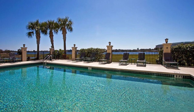 Serene Lakefront Getaway Double Queen Gym & Pool