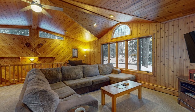 Serene Lakefront Home with Fire pit, Dock, WIFI, & Dog-Friendly