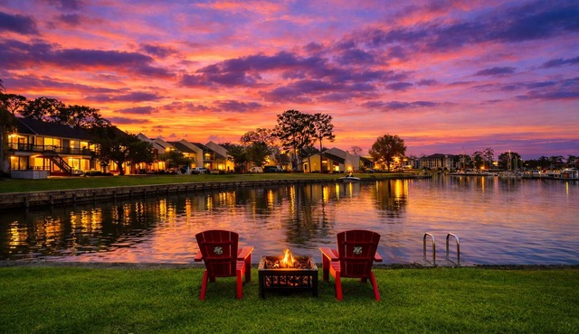 Serene Lakeside 2BR | Sunset Views & Relaxing Stay