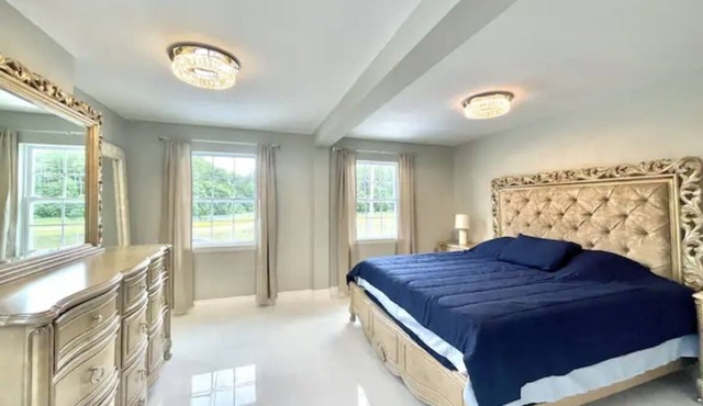 Serene Lakeside Getaway On Bell Lake