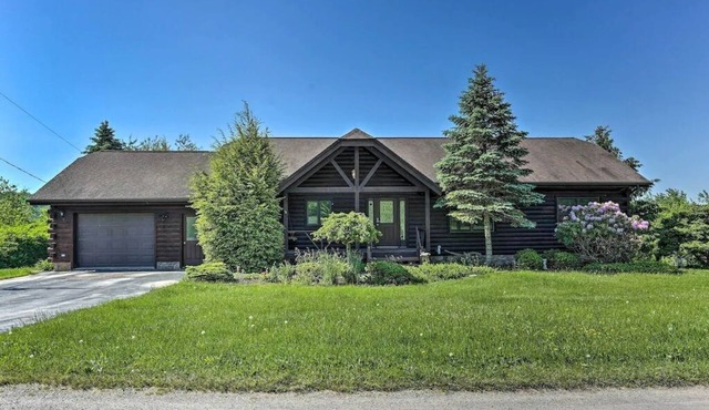 Serene Lakeview Escape with Hot Tub in the Poconos - 3BR 2 Bath Cabin "