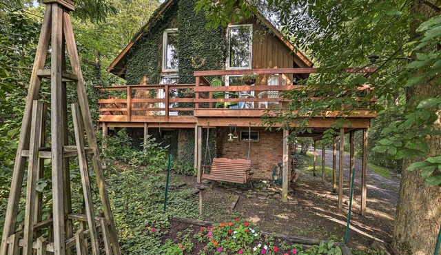 Serene Lodi Escape w/Deck: Boat, Hike & Sip!