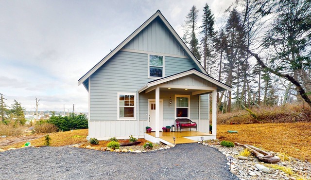Serene Lummi Island Retreat with hot tub, stunning water & Mt. Baker Views