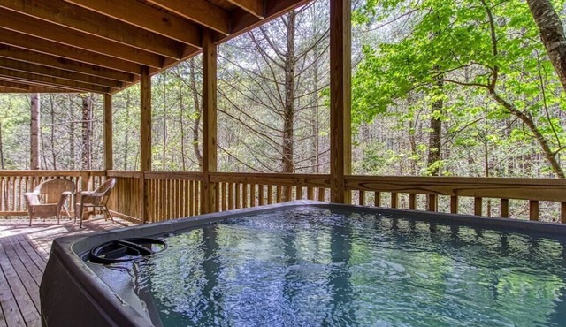 Serene & Lux 4BR w Game Room!…HOT TUB…POOL TABLE