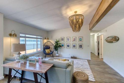 Serene & Luxury Retreat, Waterfront, Hot tub, Clamming