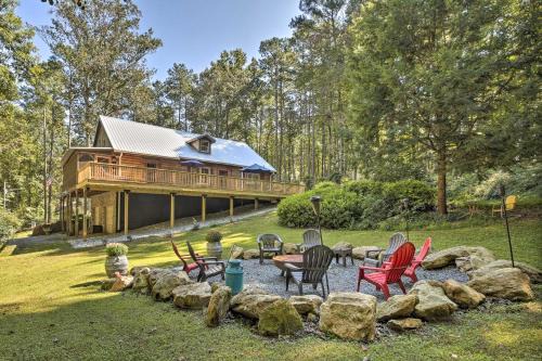 Serene Mableton Cabin - 13 Mi to Downtown Atlanta!
