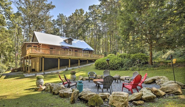 Serene Mableton Cabin - 13 Mi to Downtown Atlanta!