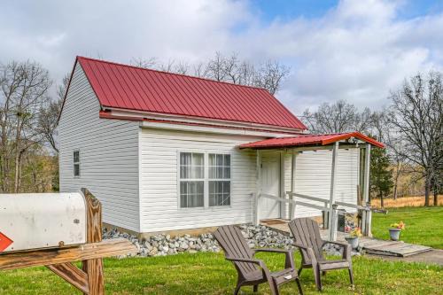 Serene McEwen Cottage about 2 Mi to Golf Course!