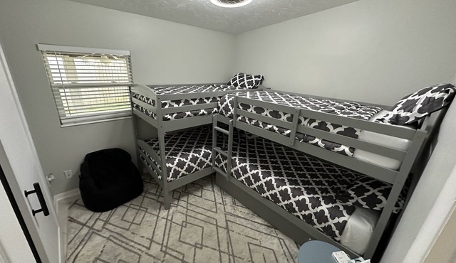 Serene Mid-Century 3/2 w/Bonus Room and Huge Shaded Yard w/Fence