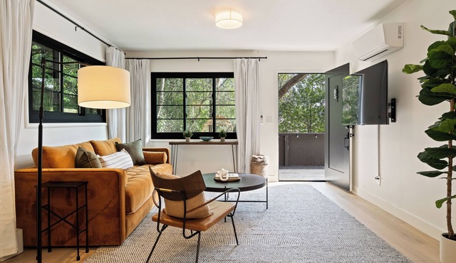 Serene Mill Valley Retreat - King Bed, Walk to Downtown, Deck, Sleeps 4.