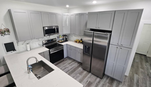 Serene Modern Barndo with AC in Farmersville - Perfect getaway for four