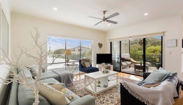 Serene, Modern Beach Escape 3 Bed 2 Bath