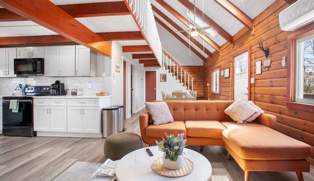 SERENE MOUNTAIN CABIN OUTDOOR HOT TUB BILLIARDS KALAHARI CAMELBACK HIKETRAIL