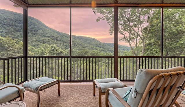 Serene Mountain Views w/Sauna, Hot Tub, Fire Pit