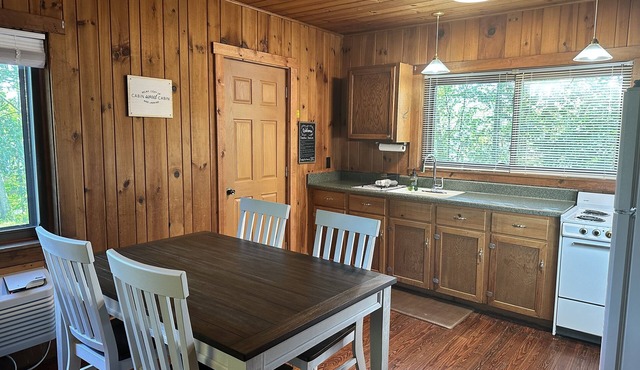 Serene Nantahala Village Cabin w/Pool near Nantahala Outdoor Center!