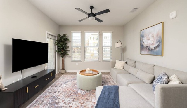 Serene, New Apt | Pool | Long Stays