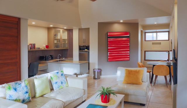 ~Serene Oasis:Spacious Villa ~Air Con, Patio,10 mins to beaches,eateries,CBD~n