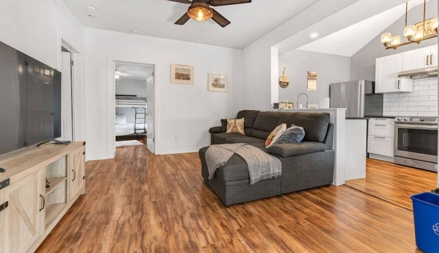 Serene Oasis with 3BR plus Balcony Deck BBQ Grill