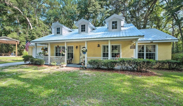 Serene Old Town Getaway Near Suwannee River!