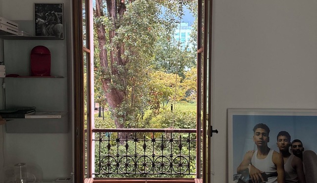 Serene park view apartment in Paris, perfect for your getaway
