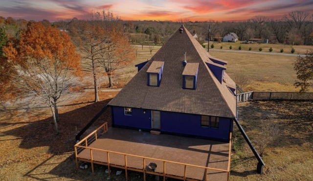Serene peaceful Purple Pyramid Escape 2 Bed 2 Bath