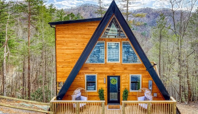 Serene Peak, resort pool