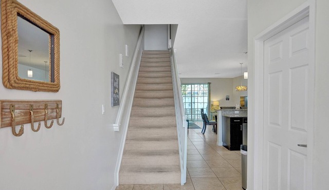Serene Pompano Beach Escape w/ Pool and Hot Tub!